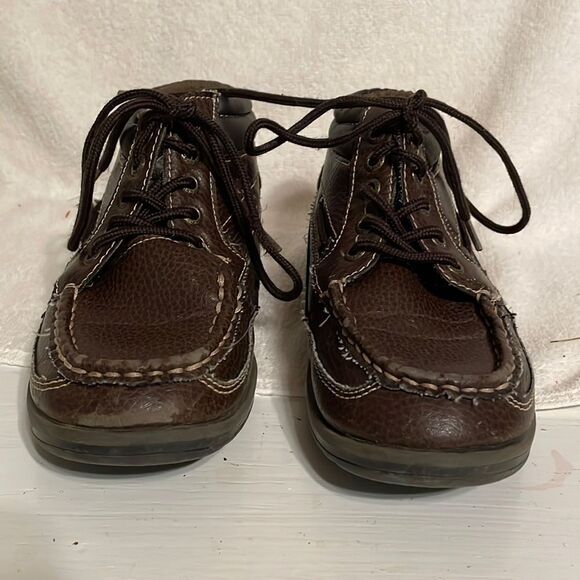 LIKE NEW Sz 2 Sherry’s Shoal Boot man made Esther top sider 5-eye boat shoes - Picture 1 of 14